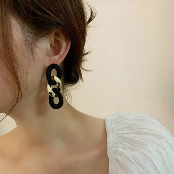 Boucles-d-oreilles-en-resine-plaquee-or-pour-femmes-nouveau-Design-aiguille-mode-bijoux-anneaux3-modele